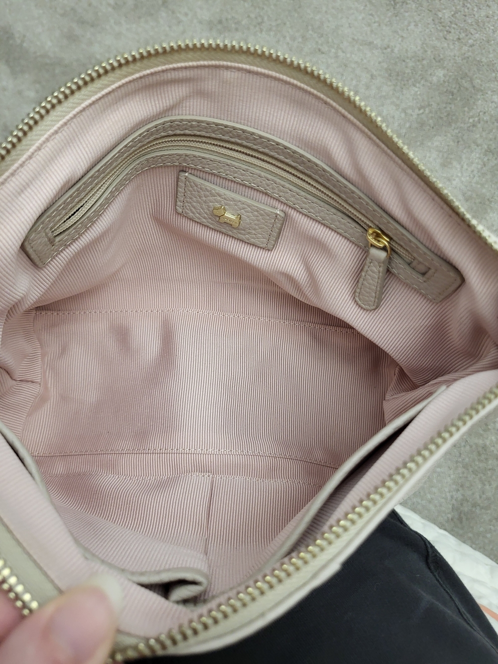RADLEY LONDON Pebbled Leather Crossbody Bag in Dove Grey with Adjustable Strap - Picture 8 of 10